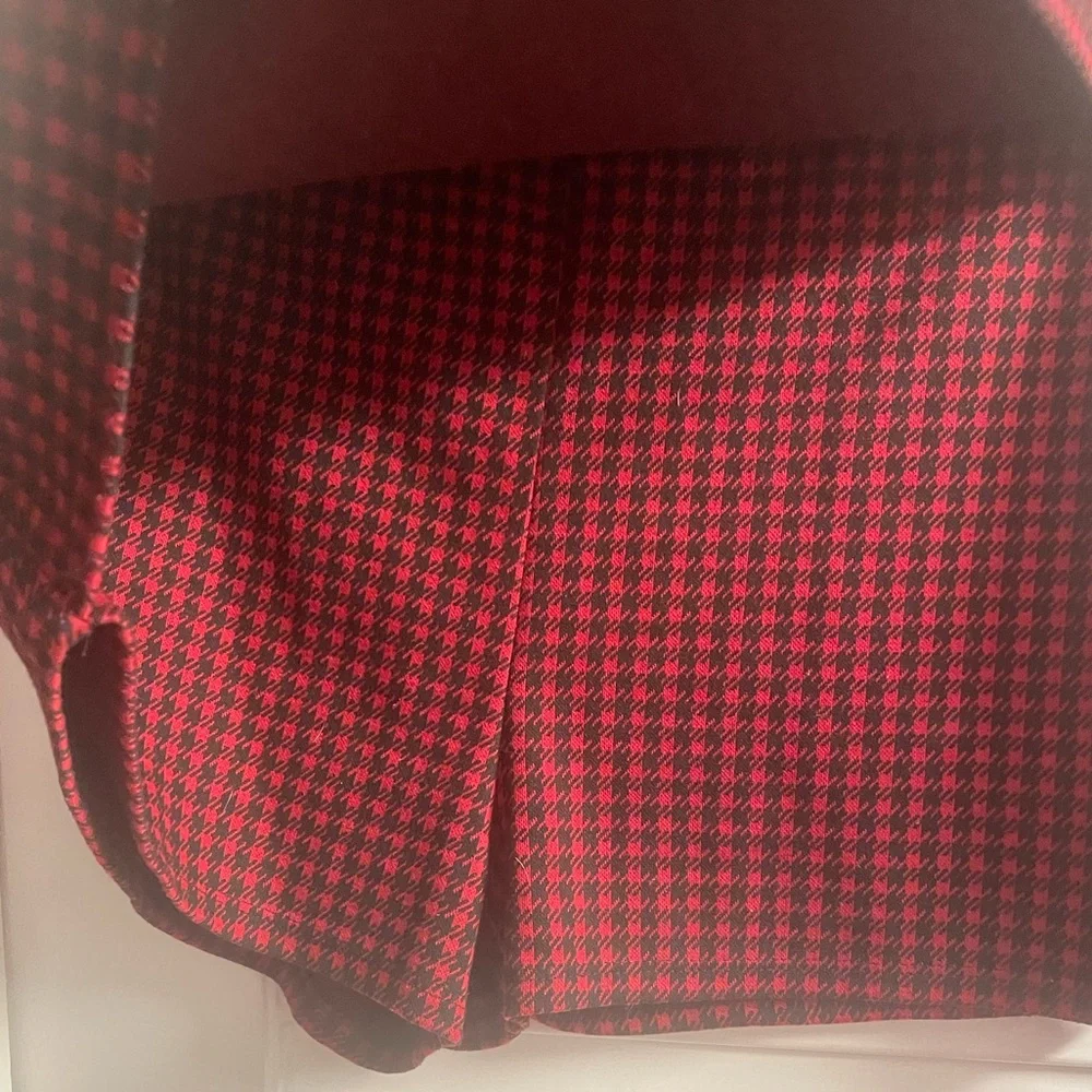 Haute Monde Like New Size L Houndstooth Faux Wrap Front Skirt that’s a Skort - Picture 3 of 7